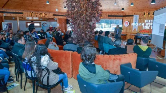 Üniversite'de Teknofest söyleşisi düzenlendi