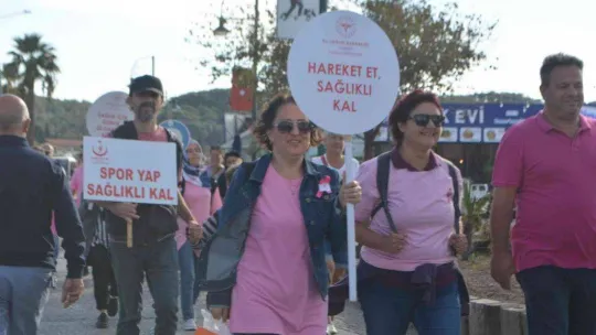 Ünlü oyunculardan meme kanseri için farkındalık etkinliği