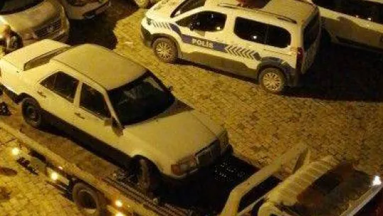 Ünlü Sanatçı Eşref Kolçak'ın otomobili çalınmak istendi