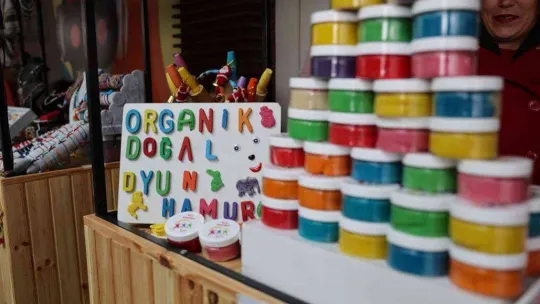 Üreten kadınlardan el emeği ürünler