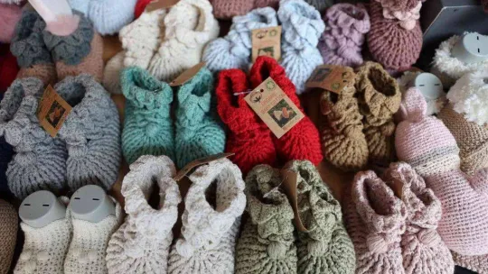 Üreten kadınlardan el emeği ürünler