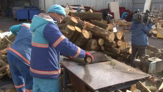 Üsküdar'da atık mobilyalardan 2 bin 500 ailenin kışlık yakacak ihtiyacı karşılanıyor