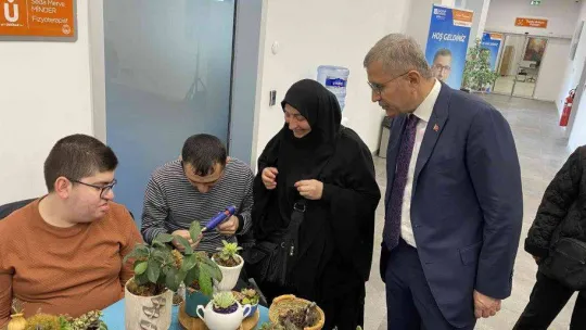 Üsküdar'da engelli bireyler Engelsiz Yaşam Merkezi'nde buluştu