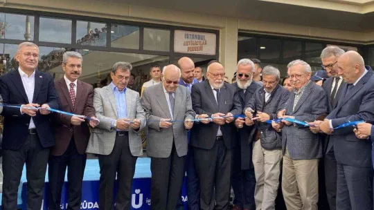 Üsküdar'da, geçmişten izleri bugüne taşıyan Antikacılar Çarşısı açıldı