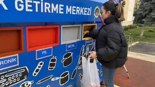 Üsküdar'da görme engelliler, atıklarını sesli sensörler aracılığıyla ayrıştırabilecek