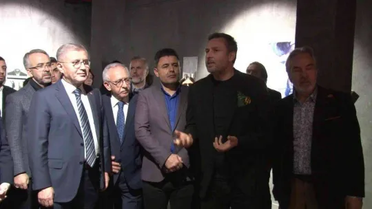 Üsküdar'da İskender Pala'nın 13 romanı 13 resme dönüştü