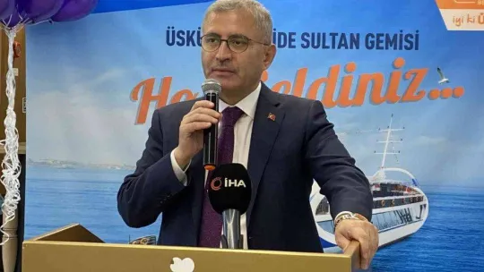 Üsküdar'da kadın muhtarlar, kadına şiddete 'dur' demek için mor ve turuncu balonları gökyüzüne bıraktı