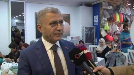 Üsküdar'da, kullanılmayan el örgüsü giyecekler ihtiyaç sahipleri için yeniden örüldü