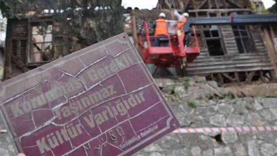 Usta oyuncu Hulusi Kentmen Anı Evi'nde rekonstrüksiyon çalışmaları başladı