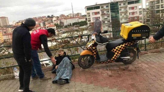 Üşümesin diye yaralanan sürücünün üzerine battaniye ile örttüler