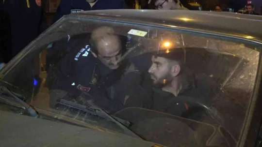 Uyumak için aracını yol kenarına çekti, gözünü hastanede açtı