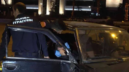 Uyumak için aracını yol kenarına çekti, gözünü hastanede açtı