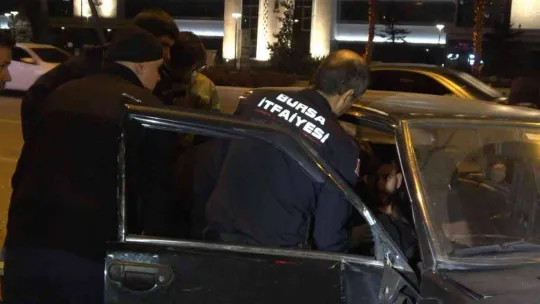 Uyumak için aracını yol kenarına çekti, gözünü hastanede açtı