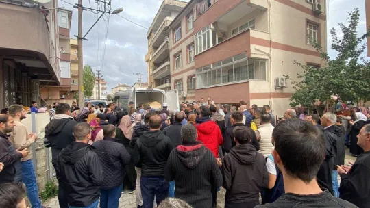 Uyuşturucunun hayattan kopardığı baba ve 4 yaşındaki kızı için helallik alındı