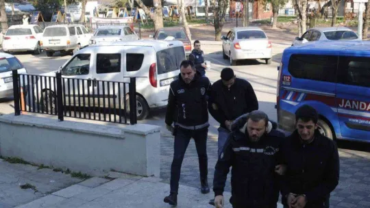 Uzunköprü emniyetinden uyuşturucu tacirlerine operasyon