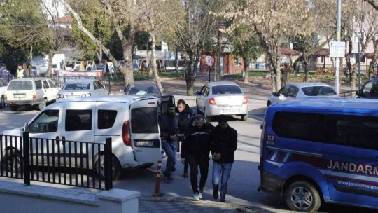 Uzunköprü emniyetinden uyuşturucu tacirlerine operasyon