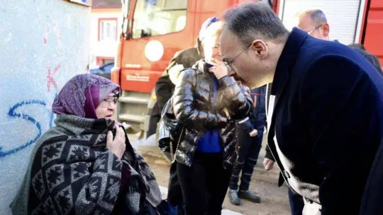 Vali Kızılkaya bir kişinin hayatını kaybettiği yangın bölgesinde inceleme yaptı