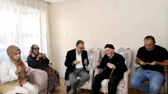 Vali Kızılkaya, şehit ailesini ziyaret etti