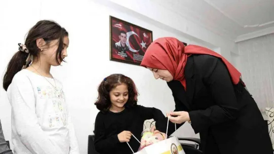 Vali Kızılkaya şehit ailesiyle yakından ilgilendi