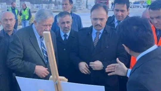 Vali Kızılkaya seramik fabrikasının yeni yatırım süreçleri hakkında bilgi aldı
