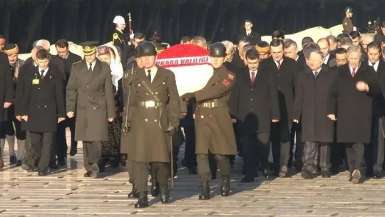 Vali Şahin'den Atatürk'ün Ankara'ya gelişinin 103'üncü yılında Anıtkabir'e ziyaret