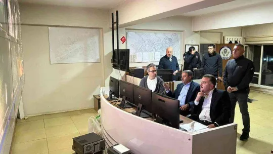 Vali Şıldak'tan Edremit'te gece denetimleri