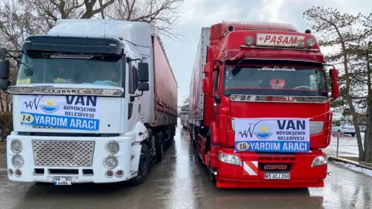 Van'dan Malatya'ya iş makinesi ve temel ihtiyaç malzemesi sevkiyatı