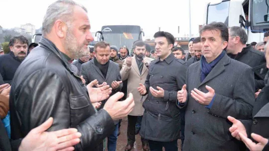 Van depreminde enkaz altından 32 saat sonra kurtulan kaymakamdan depremzedelere destek