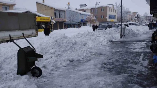 Varto'da 99 köy ve 50 mezranın yolu ulaşıma kapandı