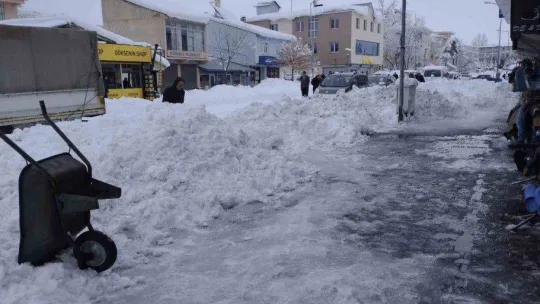 Varto'da 99 köy ve 50 mezranın yolu ulaşıma kapandı