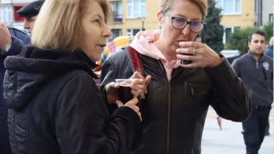 Vatandaşlara aronya suyu ikram edildi