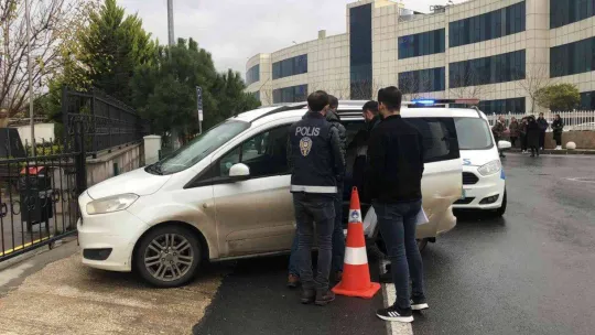 Vatandaşları gasp eden sahte polisler yakayı ele verdi: Tutuklananlardan biri belediye personeli