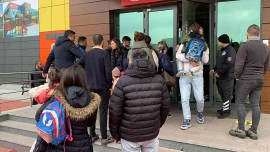 Veliler o kreşe akın etti