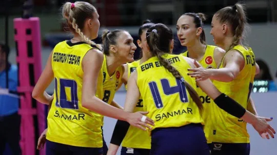 Voleybolda derbi heyecanı