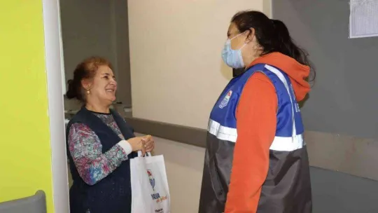 Yalova Belediyesi'nden hastalara  'geçmiş olsun' paketi