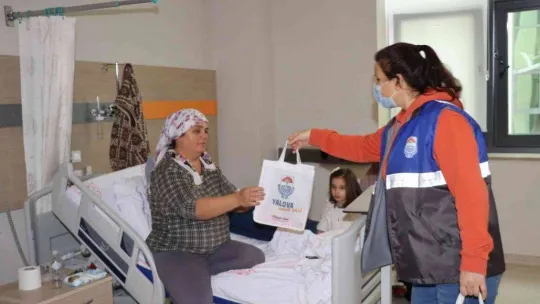 Yalova Belediyesi'nden hastalara  'geçmiş olsun' paketi