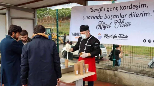 Yalova Belediyesi'nden öğrencilere çorba ikramı