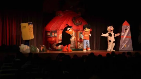 Yalova Belediyesi'nin yarıyıl şenliğinde çocuklar doyasıya eğlendi