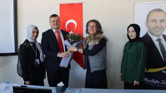 Yalova'da 'Akran Zorbalığına Karşı Mücadele ve Ailenin Rolü' semineri