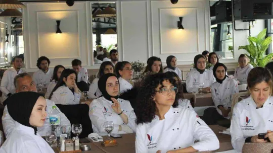 Yalova'da geleceğin pasta ustaları lezzet ve görsel estetik sırlarını öğrendiler