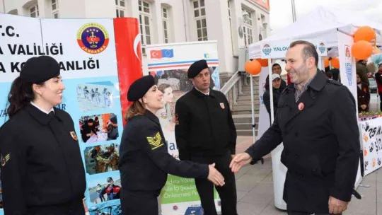 Yalova'da kadına yönelik şiddete karşı farkındalık oluşturan etkinlik