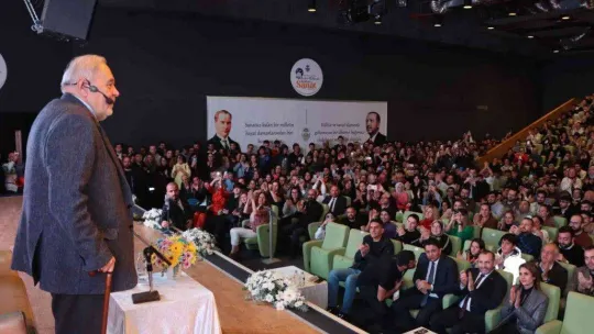 Yalova'da kültür sanat sezonu İlber Ortaylı ile açıldı