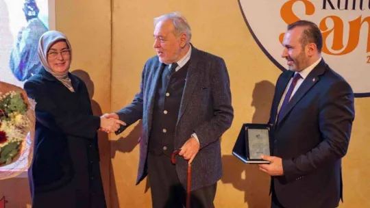 Yalova'da kültür sanat sezonu İlber Ortaylı ile açıldı