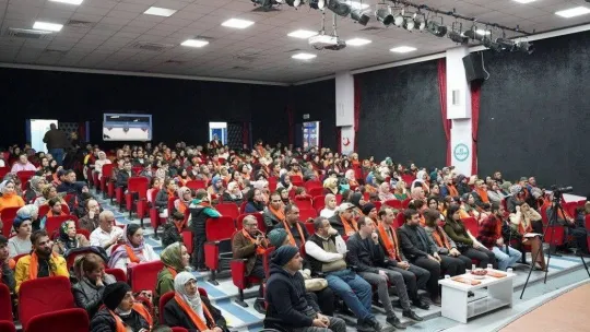 Yalova'da mülteci kadınlara yönelik şiddetle mücadele semineri