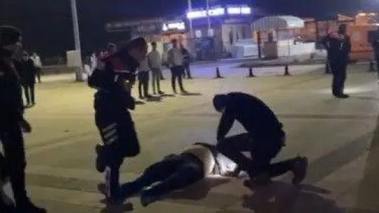 Yalova'da tabancalı bıçaklı kavga: 1 yaralı