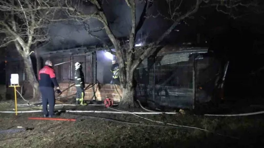 Yalova'da tek katlı müstakil ev küle döndü