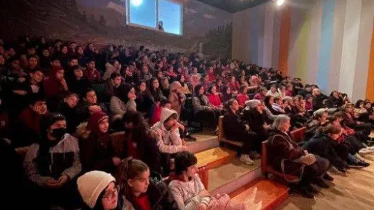 Yalova Emniyeti'nden çocuklara tiyatro etkinliği