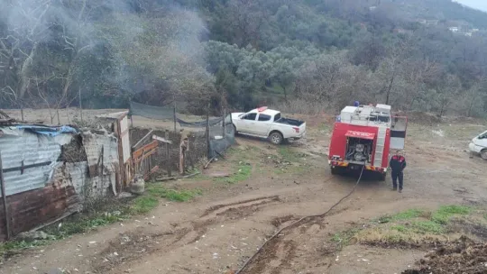 Yalova Esenköy'de baraka yangını