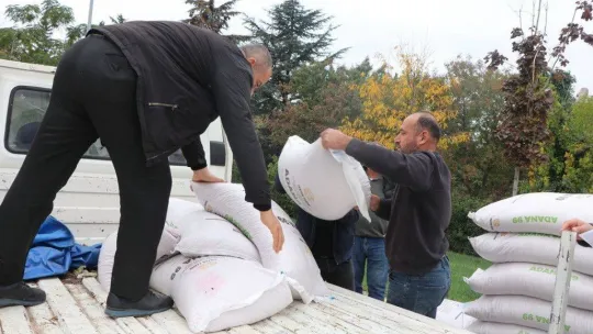Yalovalı çiftçilere 135 ton buğday ve arpa tohumu dağıtıldı