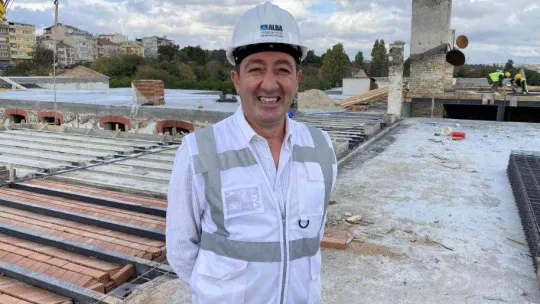 Yangın çıkan Balıklı Rum Hastanesinin çatısındaki tadilat tamamlanmak üzere